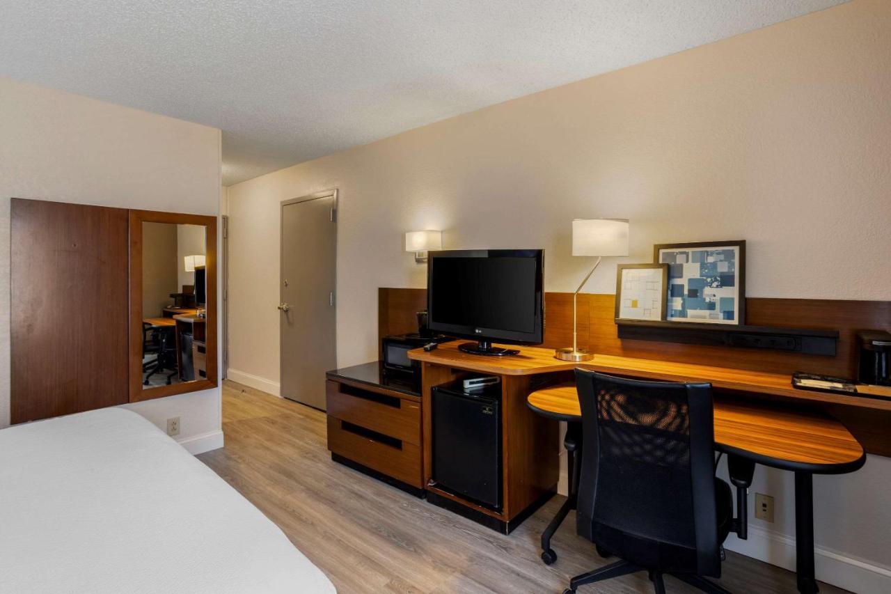 Comfort Inn & Suites Mt Laurel-Philadelphia Mount Laurel Exterior foto